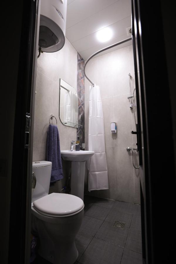 Am Hotel Erevan Esterno foto