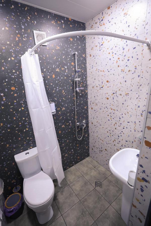 Am Hotel Erevan Esterno foto