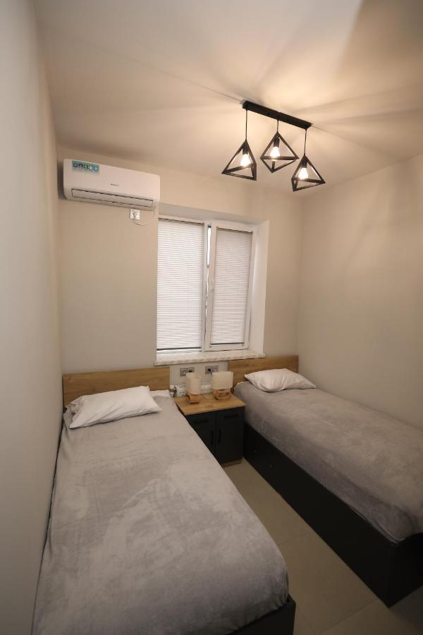 Am Hotel Erevan Esterno foto