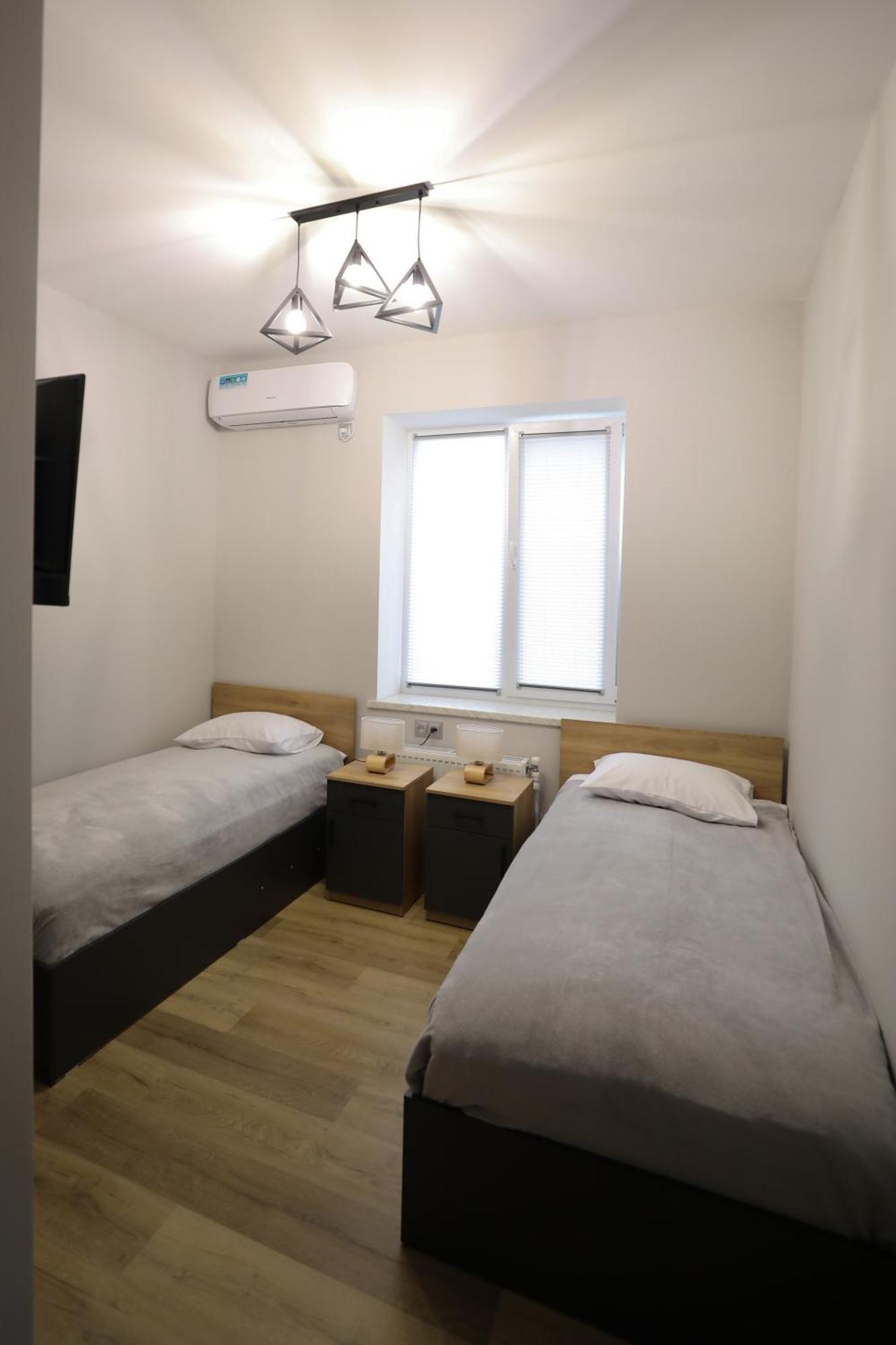 Am Hotel Erevan Esterno foto