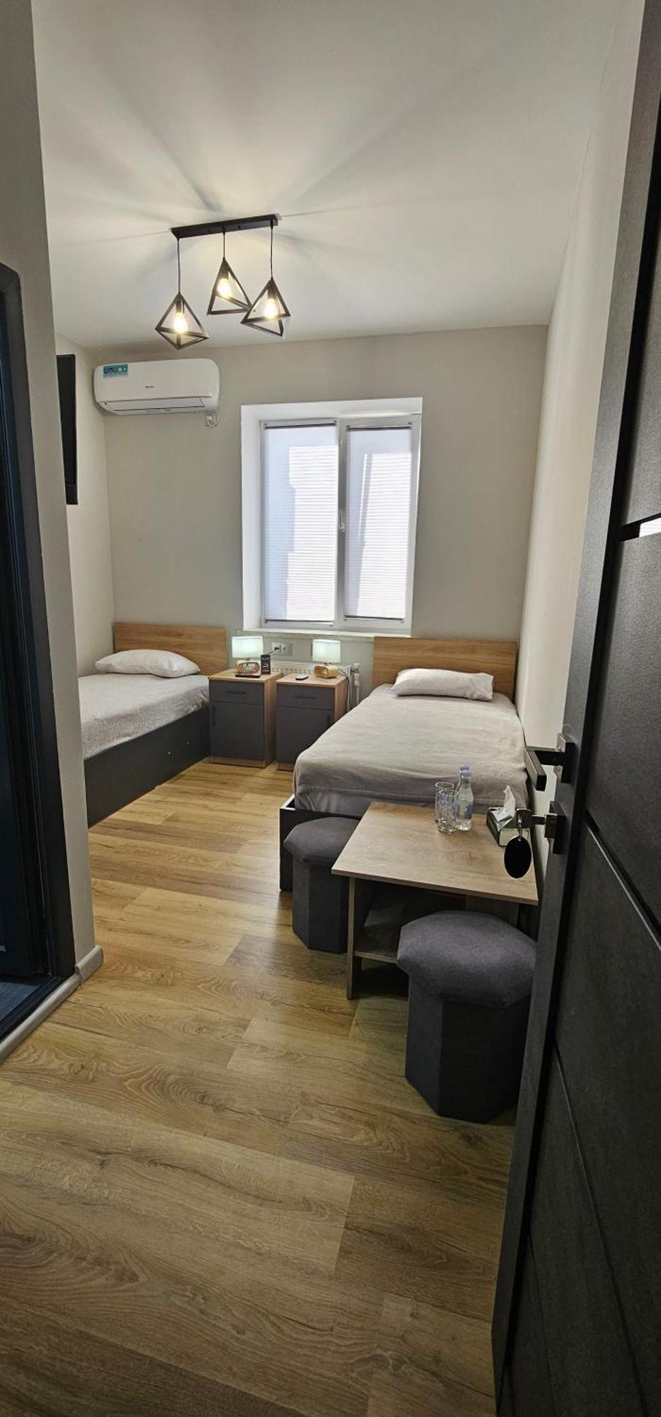 Am Hotel Erevan Esterno foto